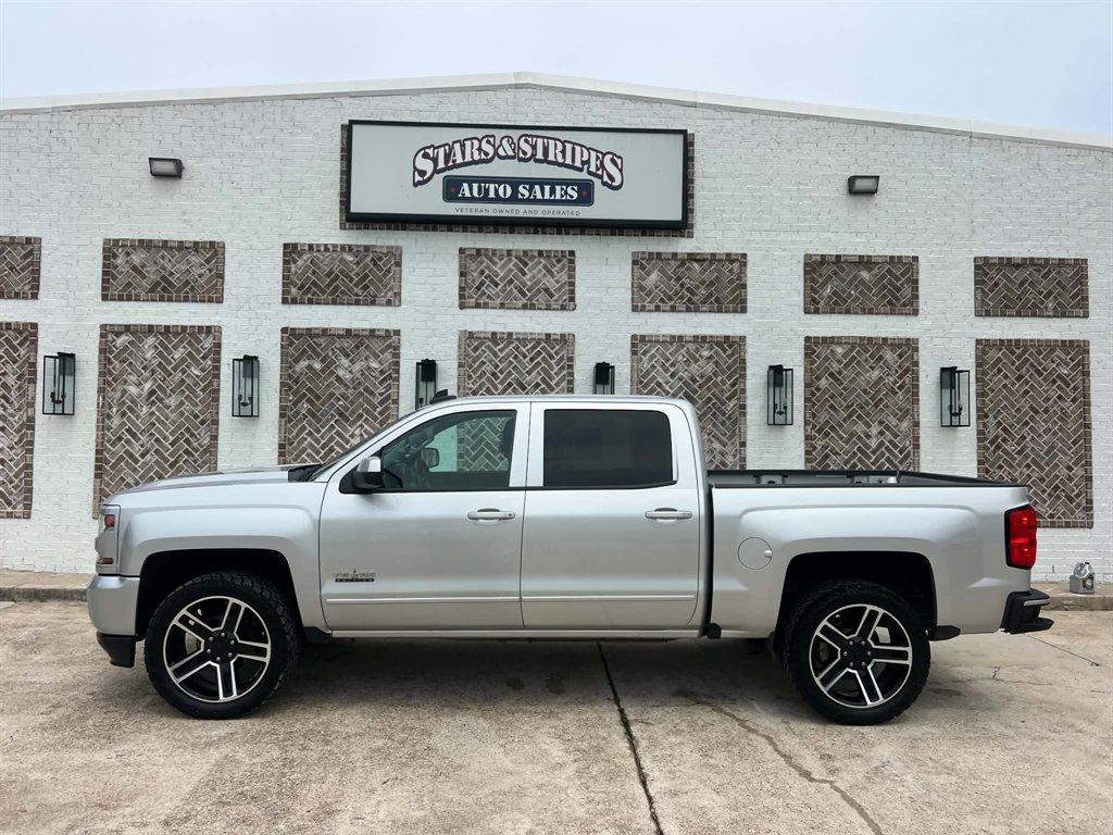 2018 Chevrolet Silverado 1500 LT 4X4 Crew Cab Short Box's photo